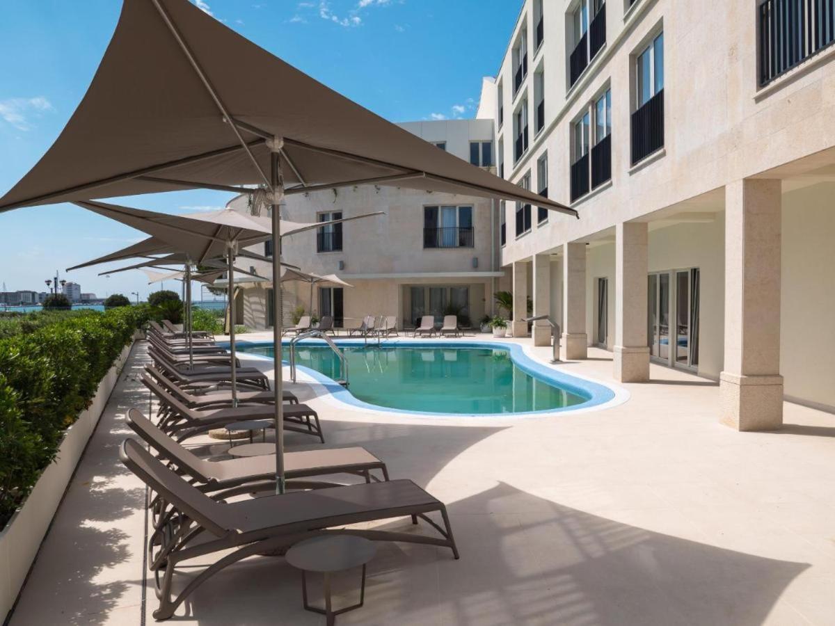 Lux Pool Suite أوماغ المظهر الخارجي الصورة
