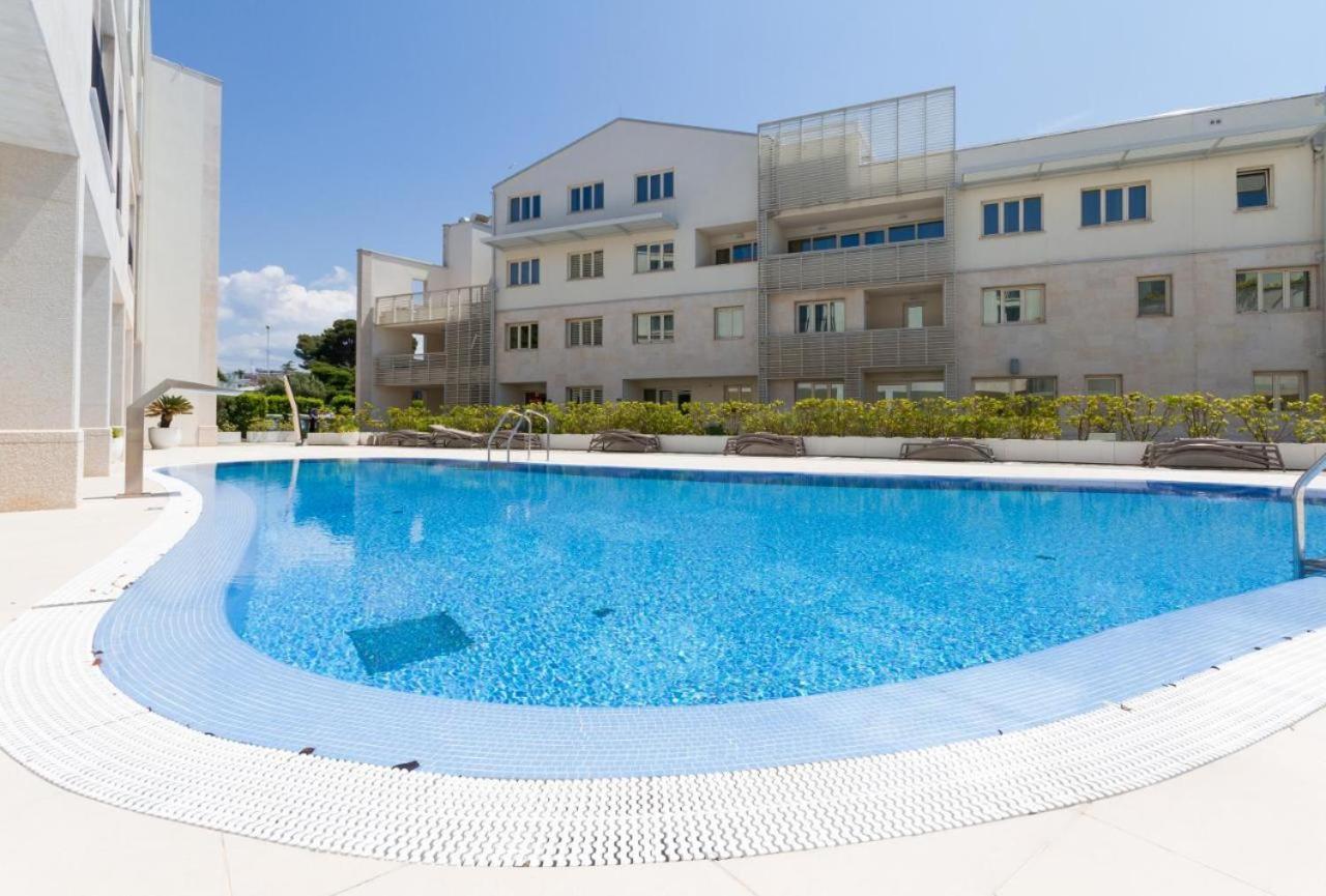 Lux Pool Suite أوماغ المظهر الخارجي الصورة