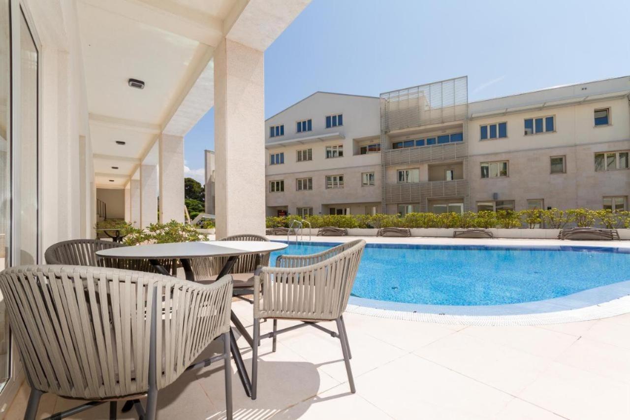 Lux Pool Suite أوماغ المظهر الخارجي الصورة